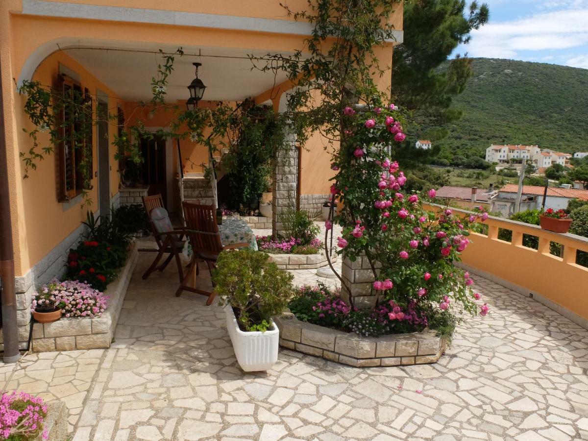 Apartmani Zorica Martinscica  Exterior photo