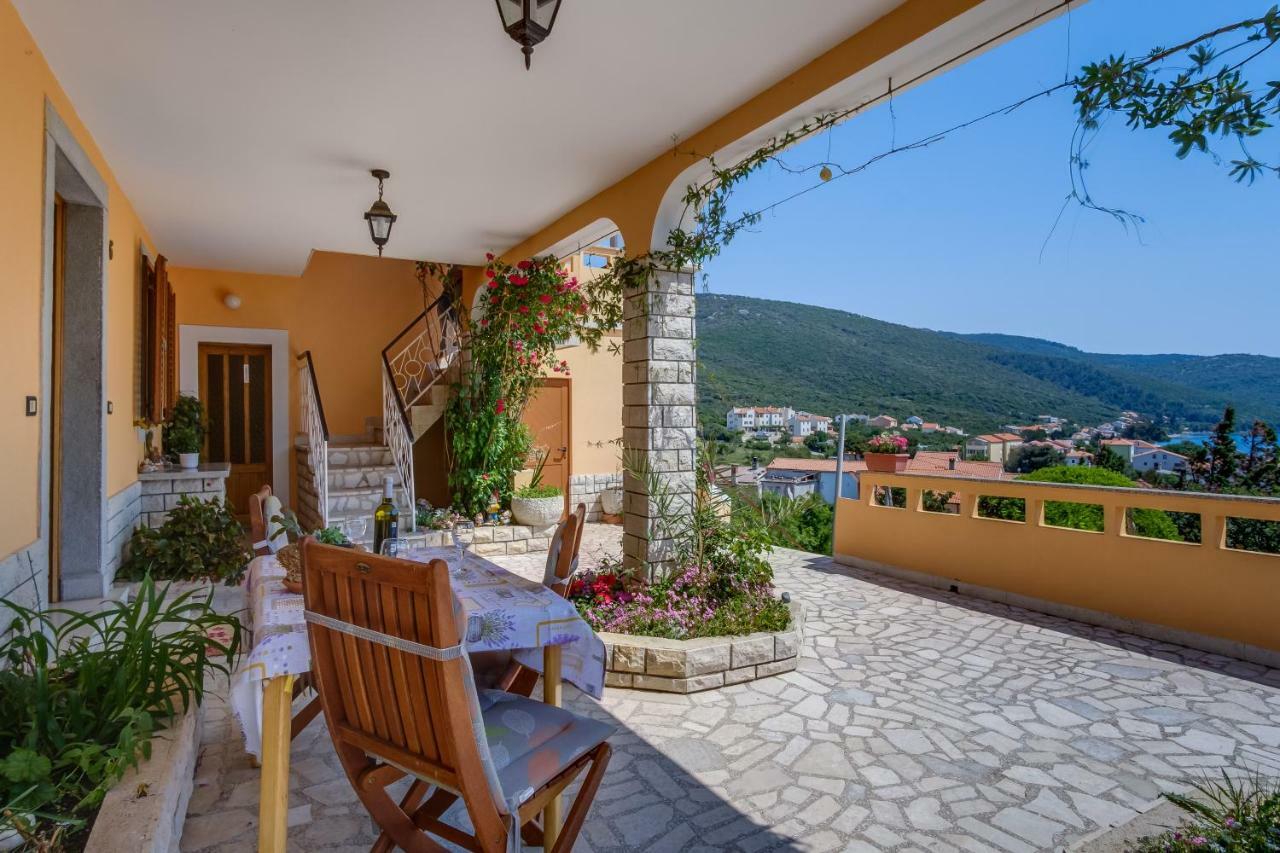 Apartmani Zorica Martinscica  Exterior photo