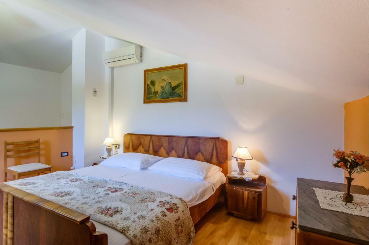 Apartmani Zorica Martinscica  Exterior photo