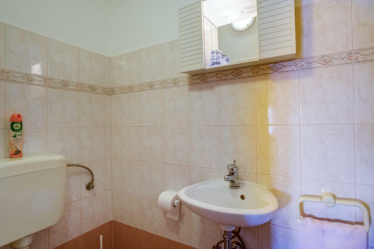 Apartmani Zorica Martinscica  Exterior photo